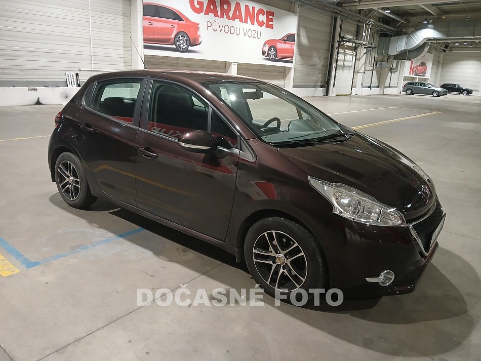 Peugeot 208 1.4i 