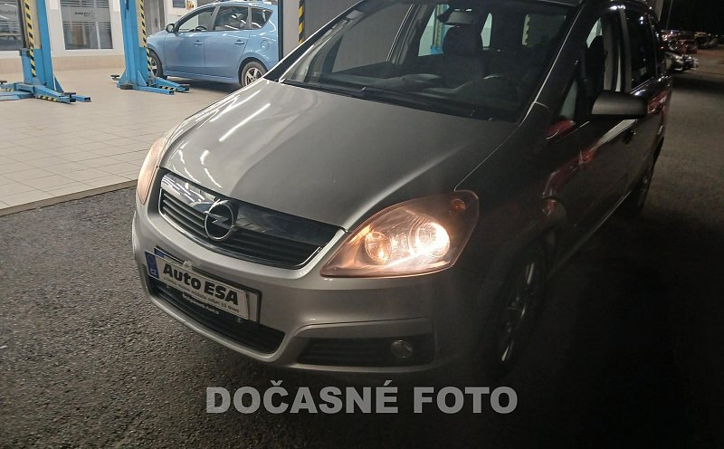 Opel Zafira 1.8i  7míst