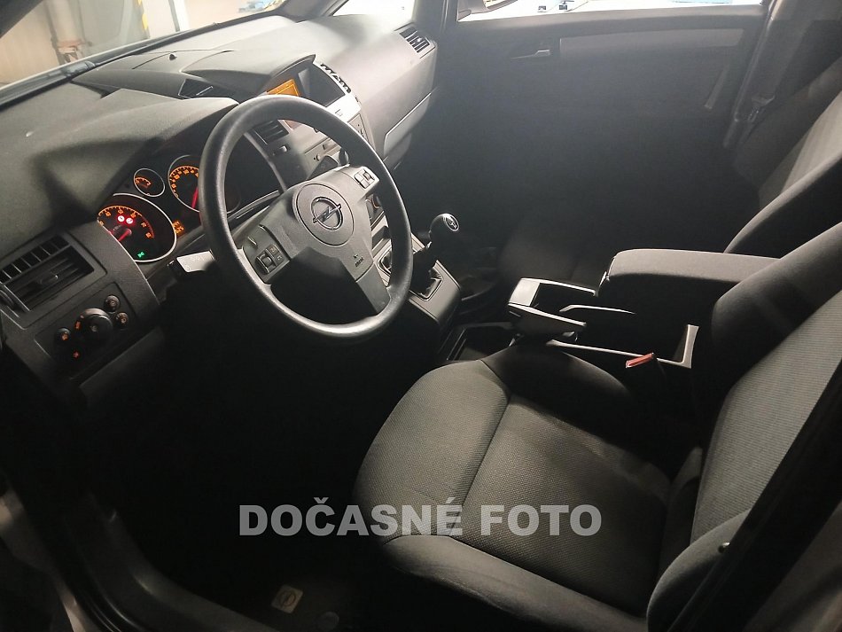 Opel Zafira 1.8i  7míst