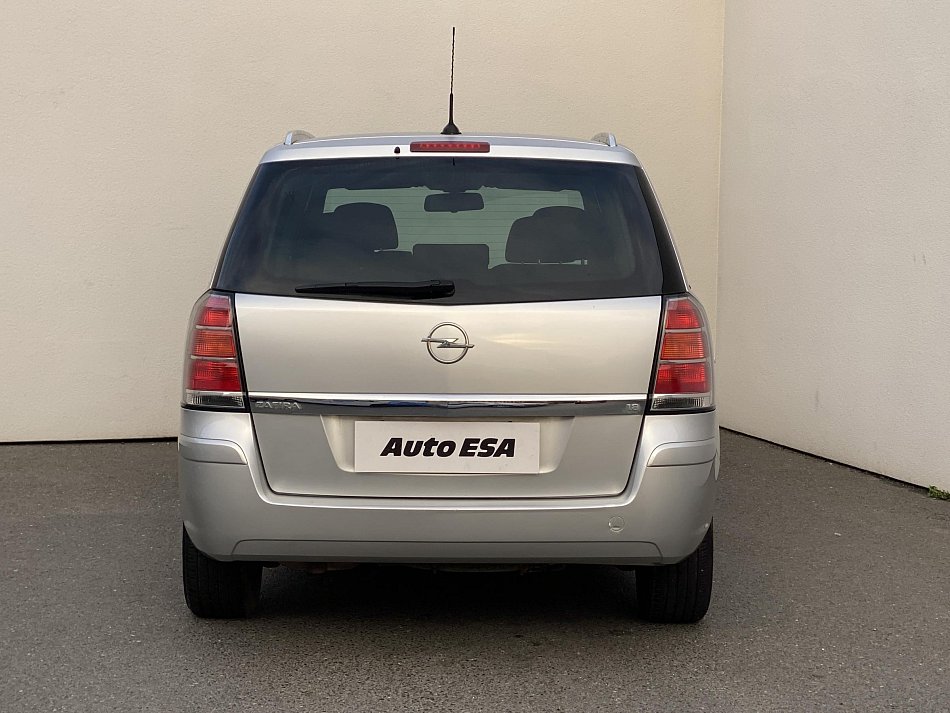 Opel Zafira 1.8i  7míst