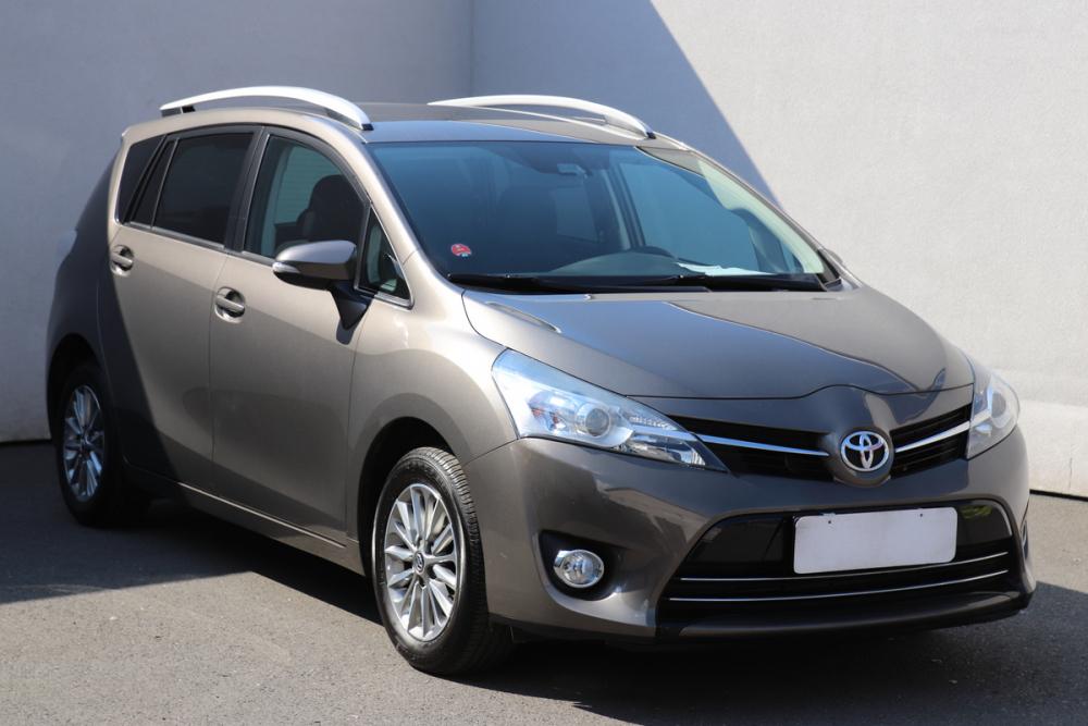 Toyota Verso, 2015