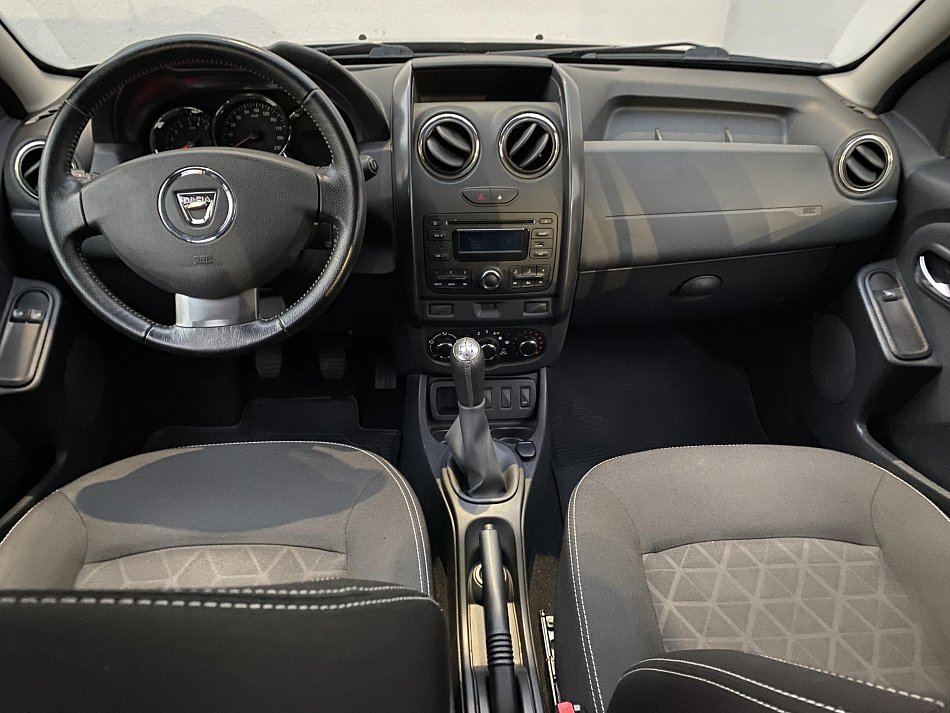 Dacia Duster 1.6i Laureate