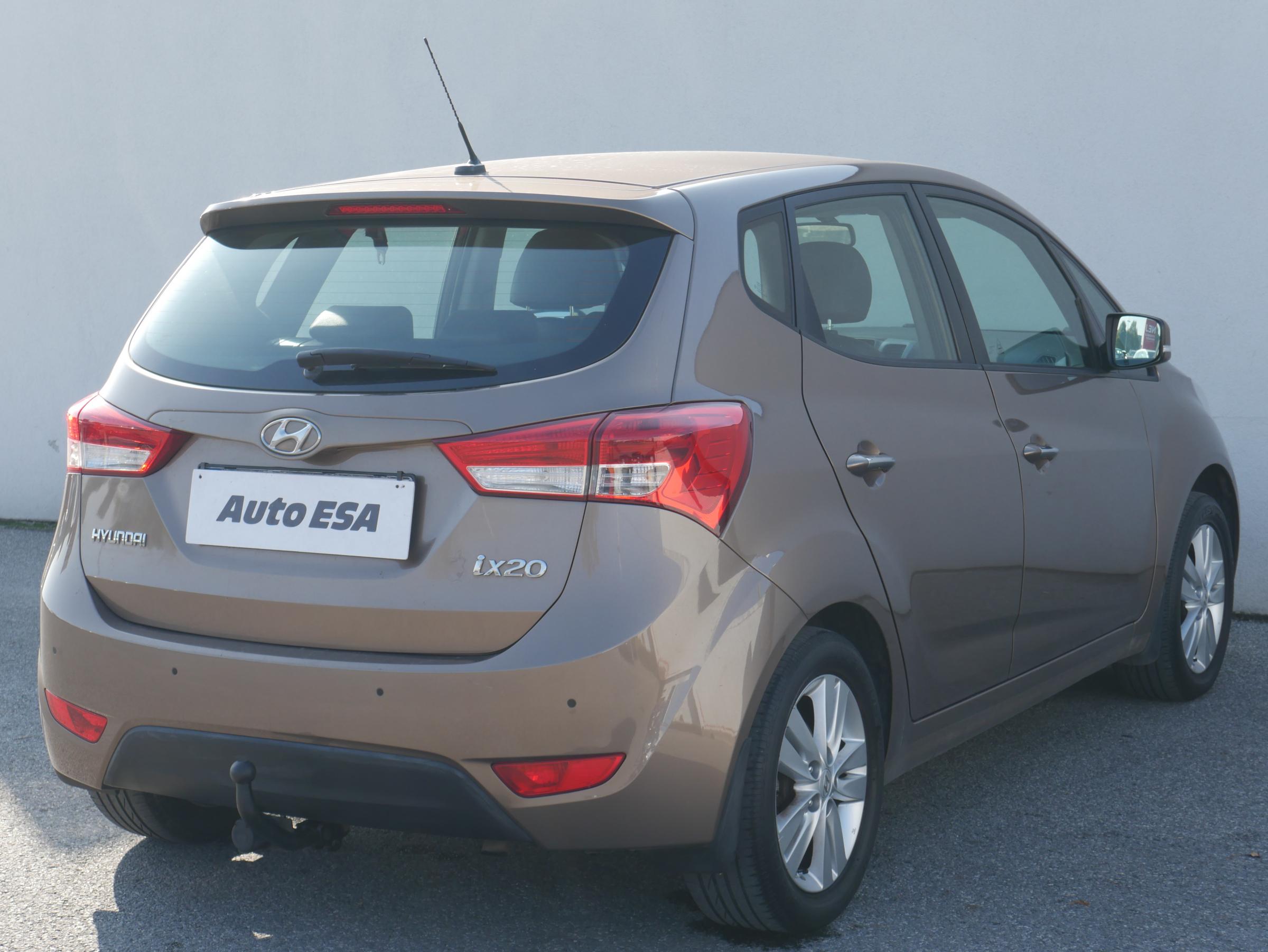 Hyundai ix20, 2012 - pohled č. 4