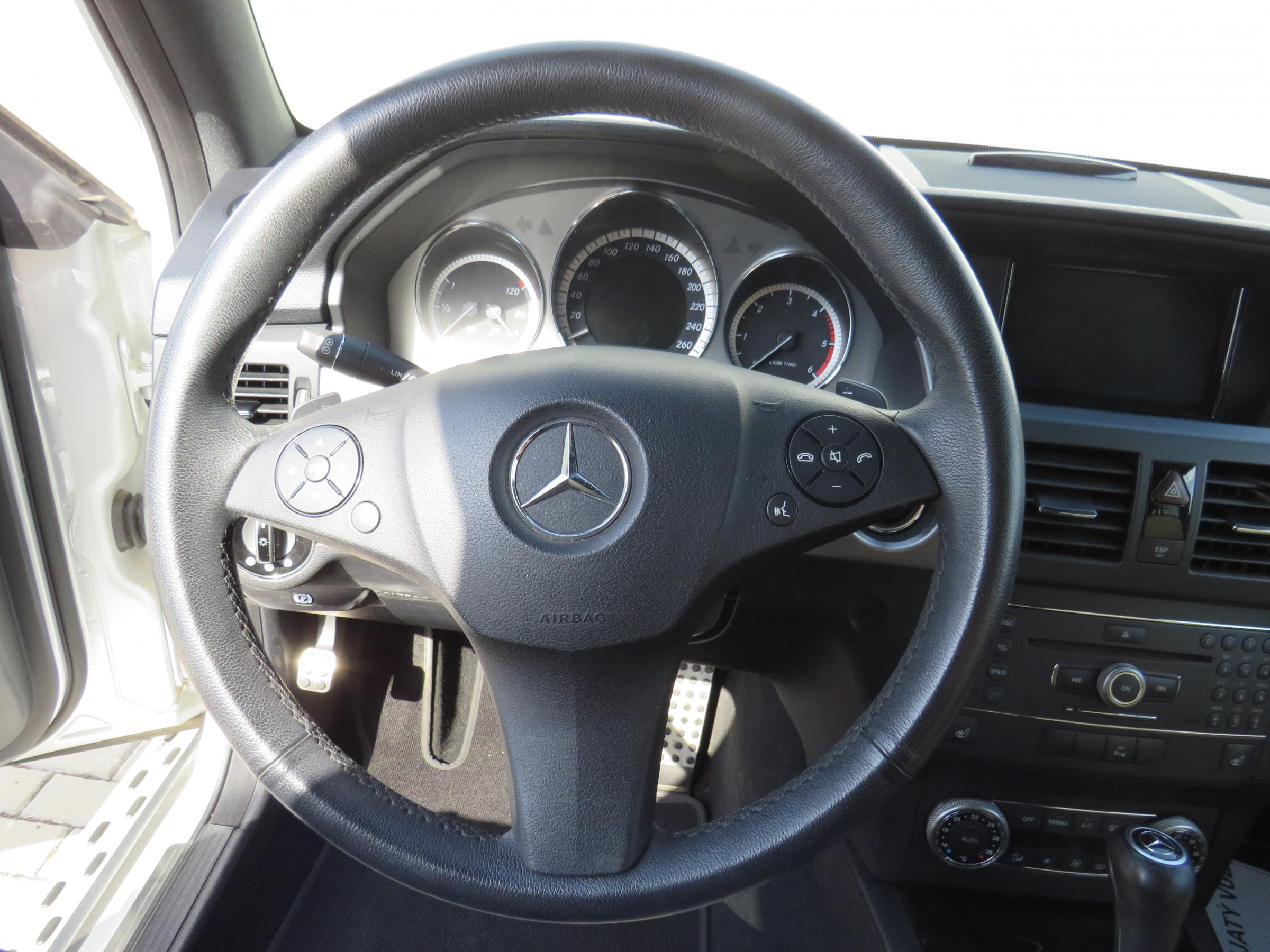 Mercedes-Benz GLK, 2009 - pohled č. 15