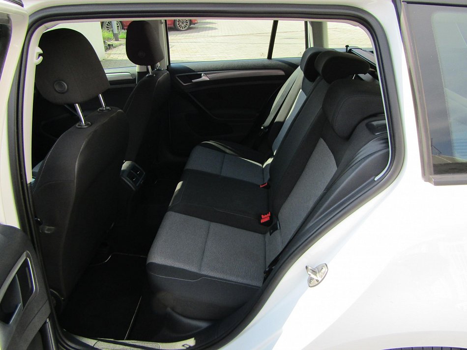 Volkswagen Golf 1.6 TDi 