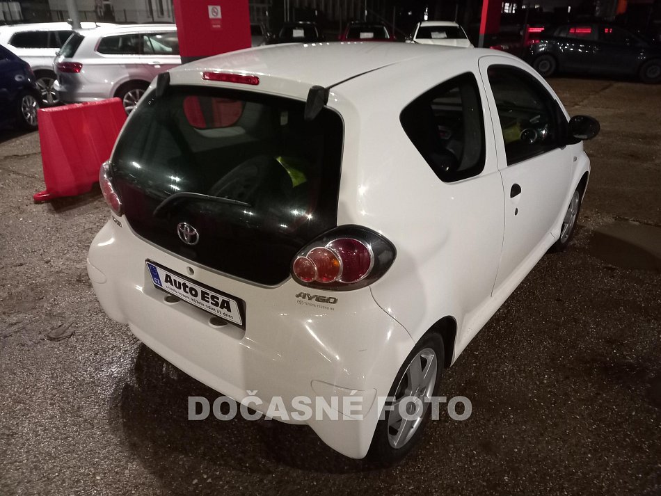 Toyota Aygo 1.0 i 