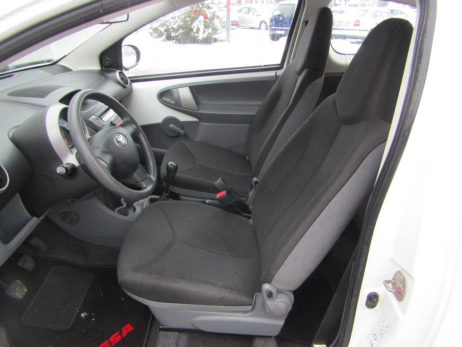 Toyota Aygo 1.0i 