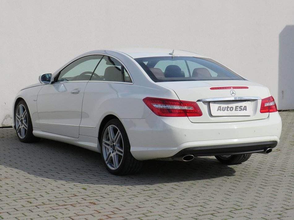 Mercedes-Benz Třída E 3.0CDI 