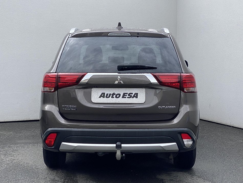 Mitsubishi Outlander 2.0 MiVEC  2WD