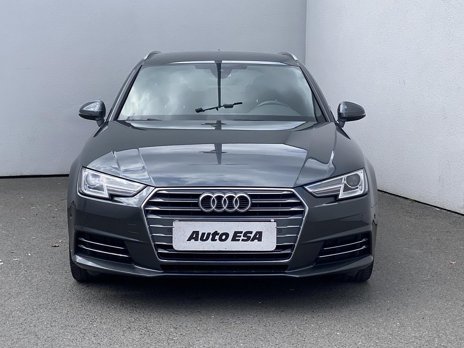 Audi A4 2.0TDi S-line