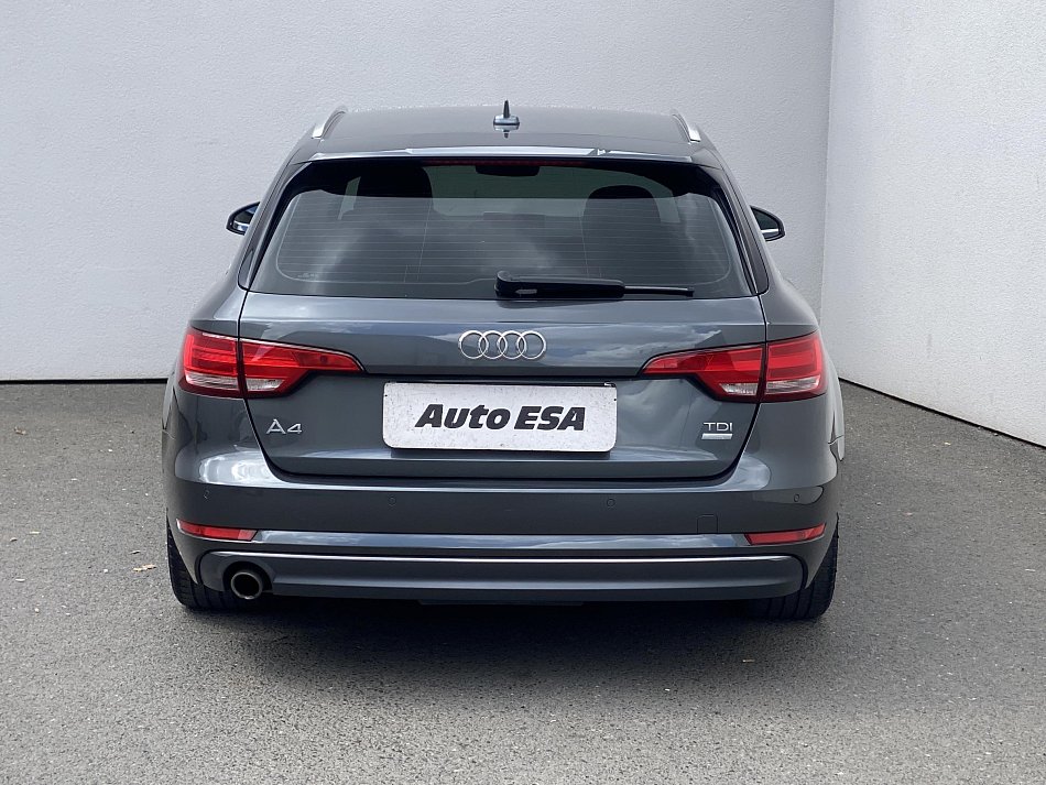 Audi A4 2.0TDi S-line