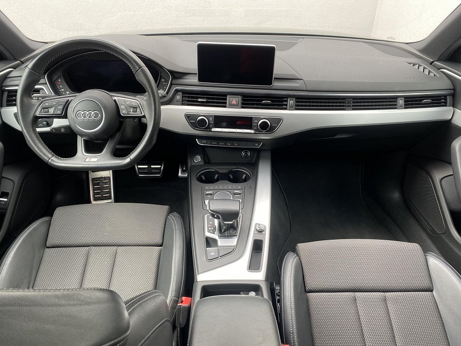 Audi A4 2.0TDi S-line