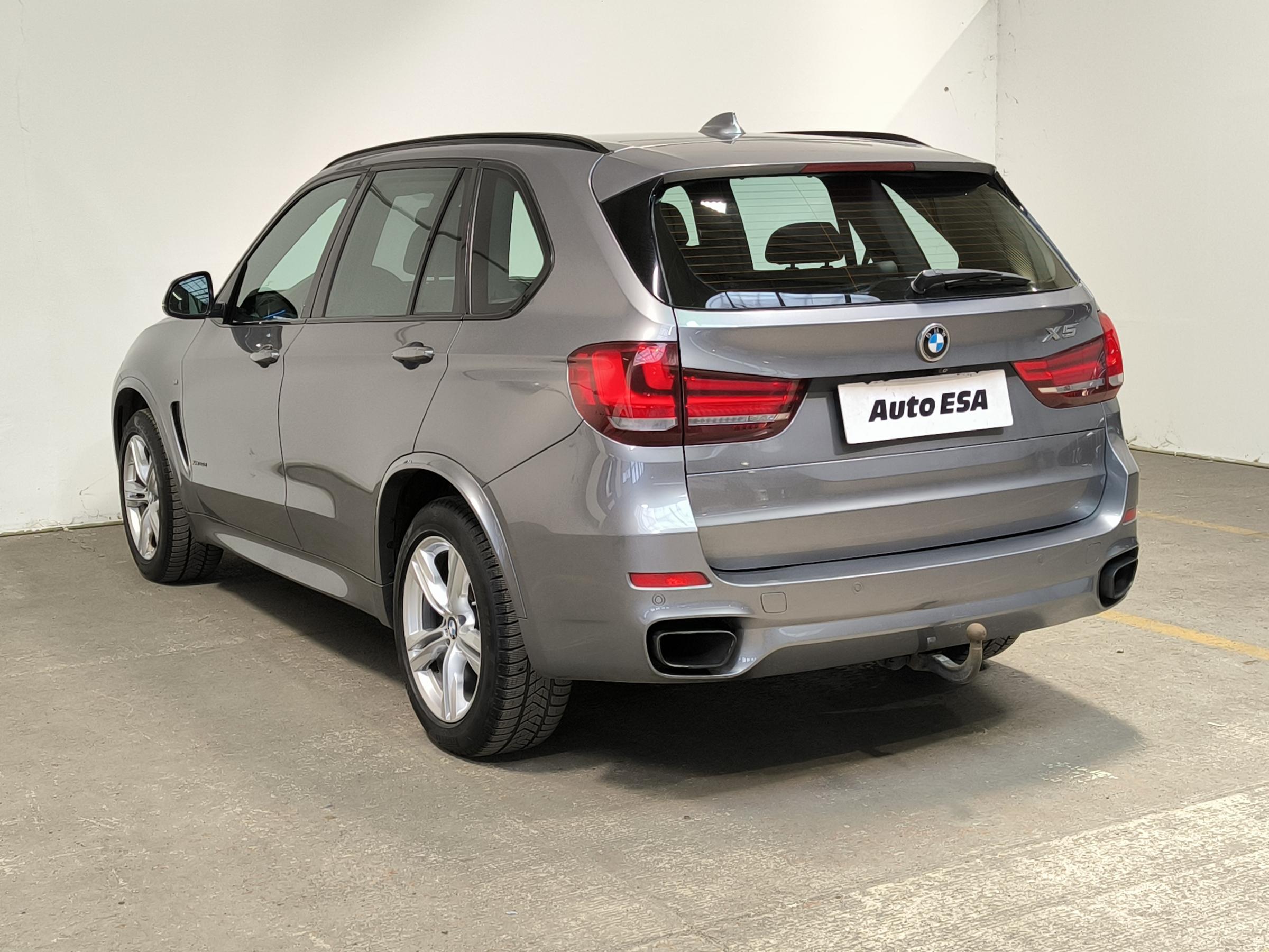 BMW X5, 2016 - pohled č. 4