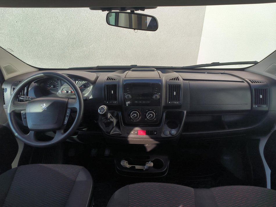 Peugeot Boxer 2.2HDi  7míst VALNÍK