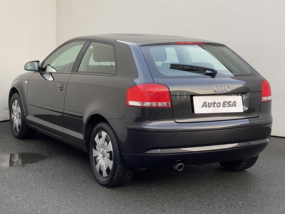 Audi A3 1.6i Attraction