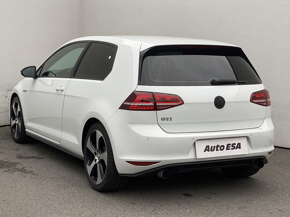 Volkswagen Golf 2.0 TSi GTi