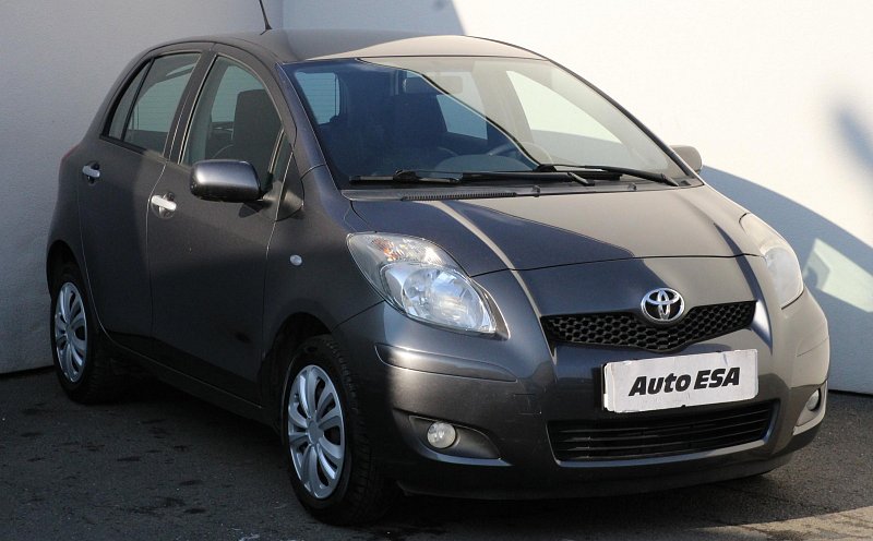 Toyota Yaris 10vvti Petrol Autobazar Autoesa