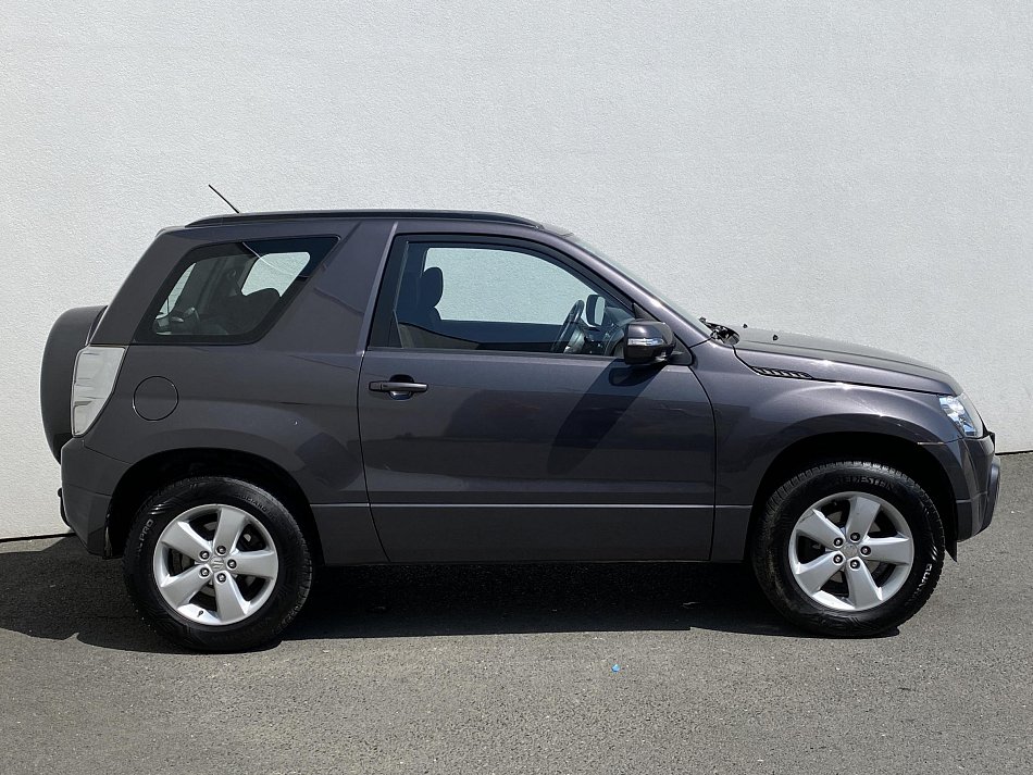 Suzuki Grand Vitara 2.4 i  4X4