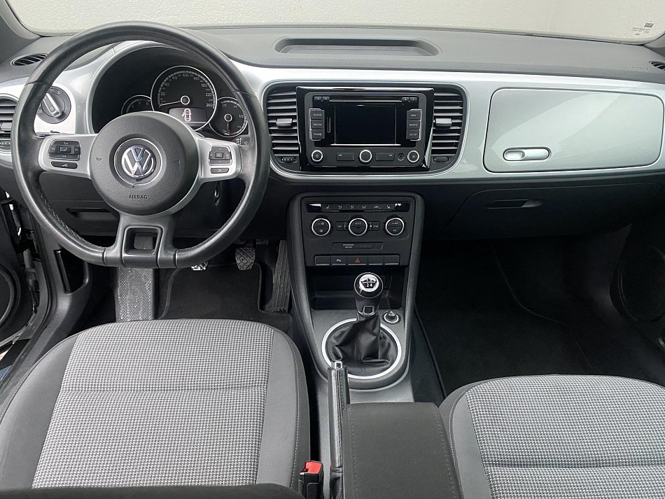 Volkswagen Beetle 1.6 TDi Design