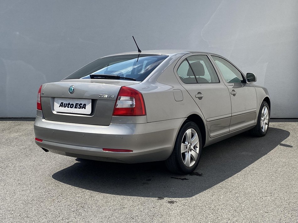 Škoda Octavia II 1.6 TDi Elegance