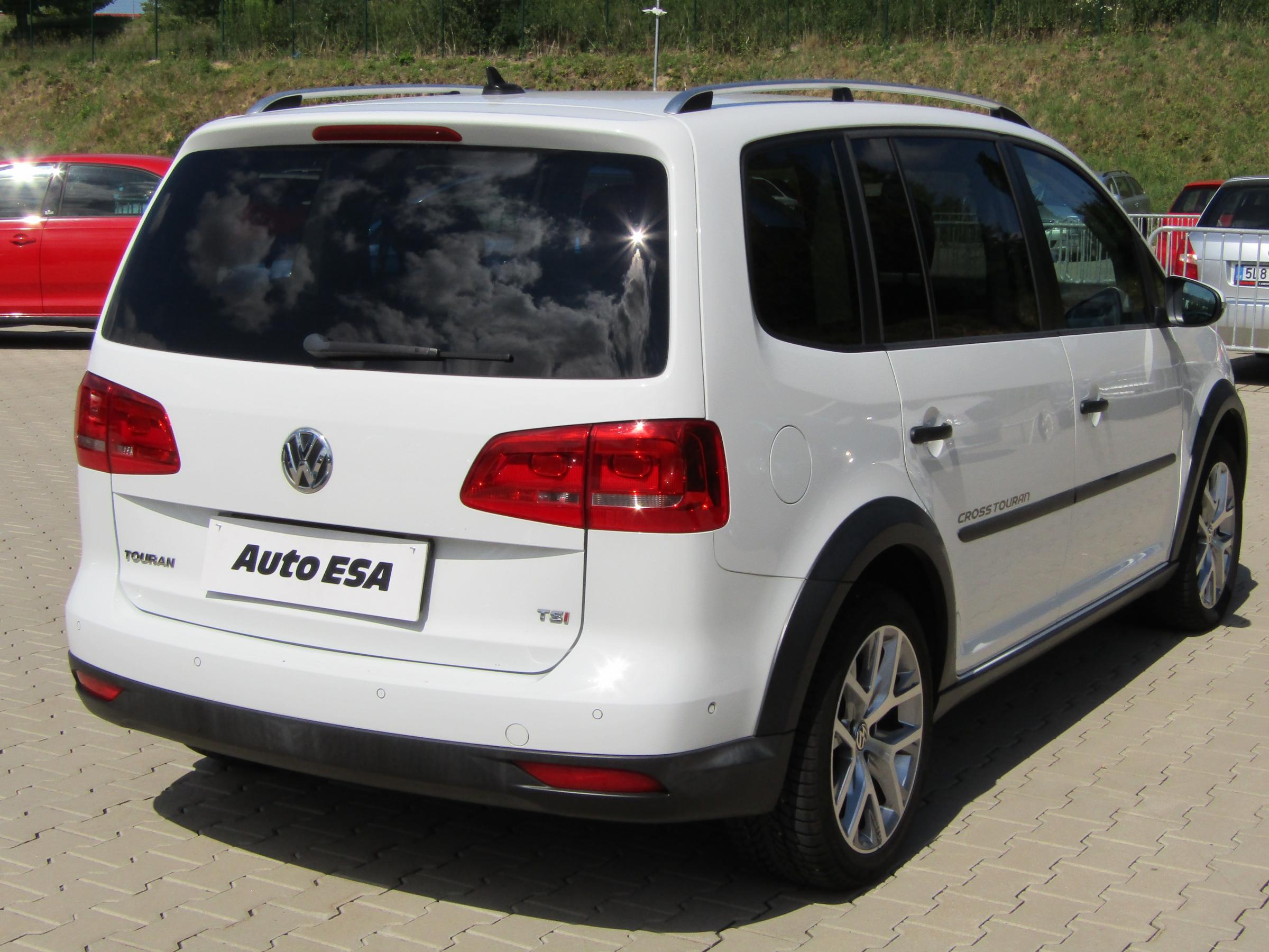 Volkswagen Touran, 2014 - pohled č. 4