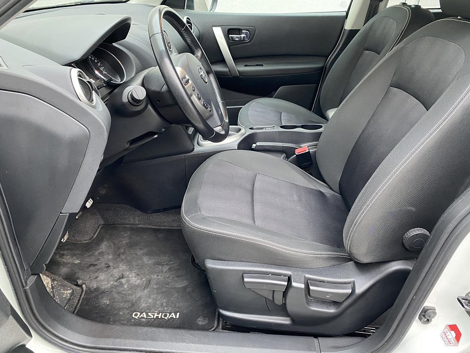 Nissan Qashqai 1.6i 