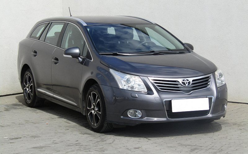 Toyota avensis 1 рестайлинг