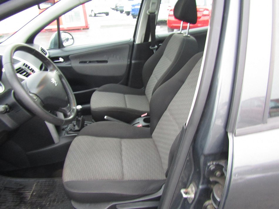 Peugeot 207 1.6i 