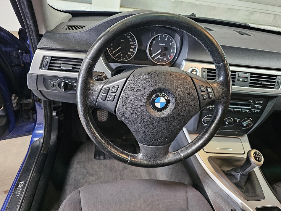 BMW Řada 3 2.0i  320i