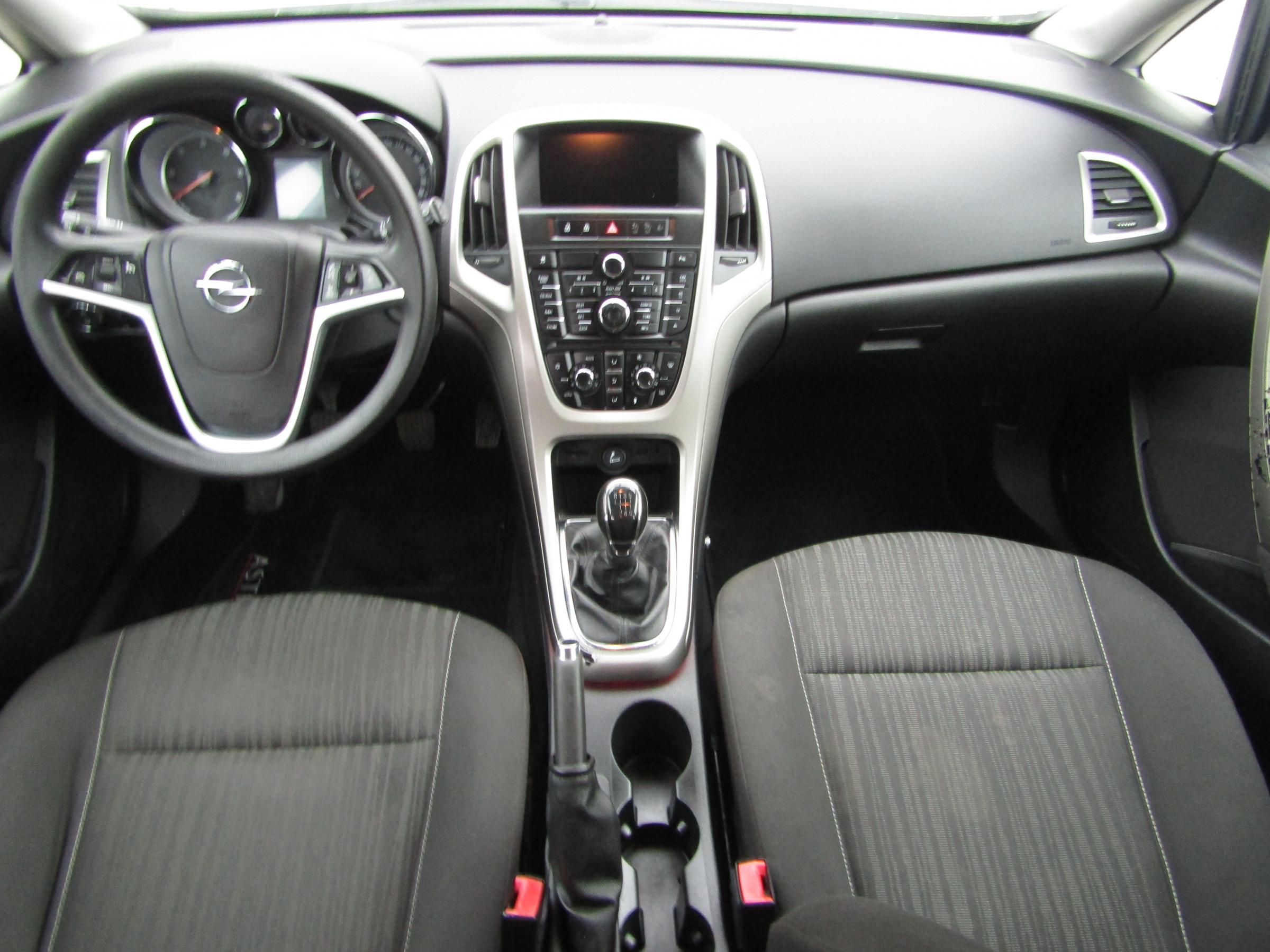 Opel Astra, 2012 - pohled č. 9