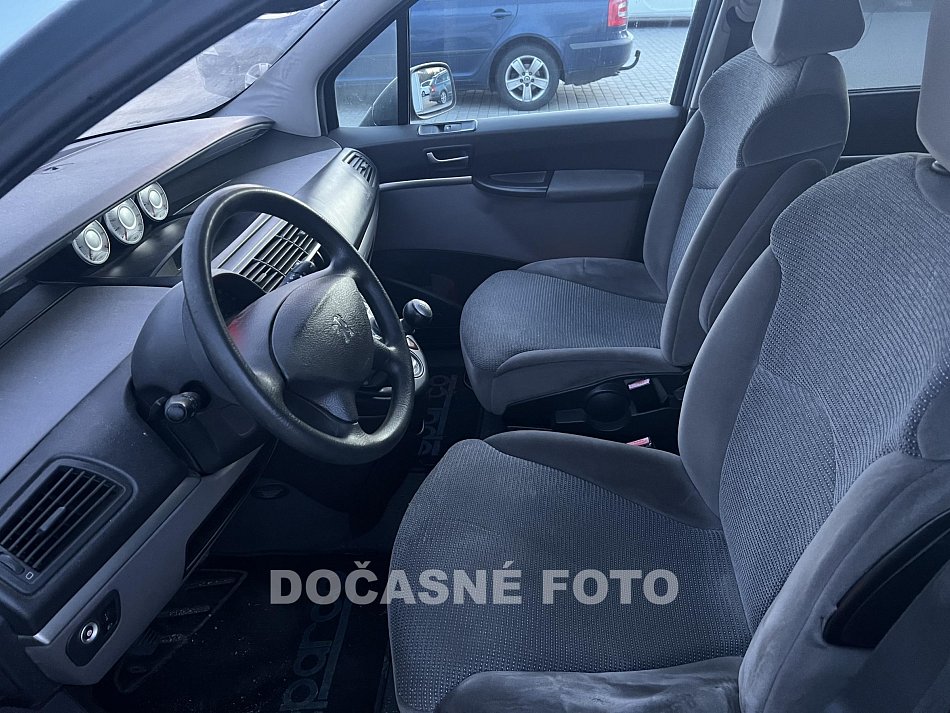 Peugeot 807 2.2 HDi 