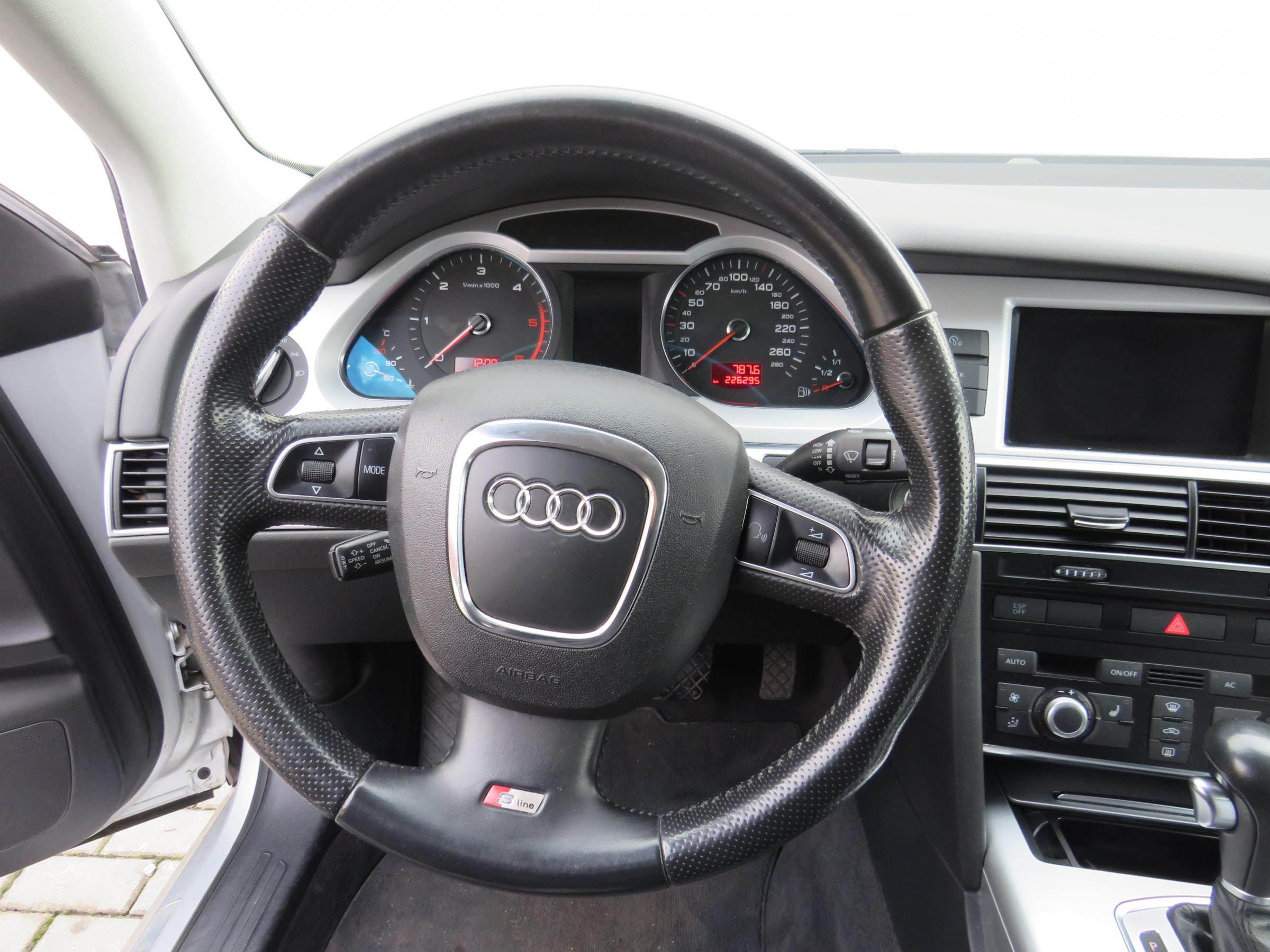 Audi A6 Allroad, 2010 - pohled č. 16
