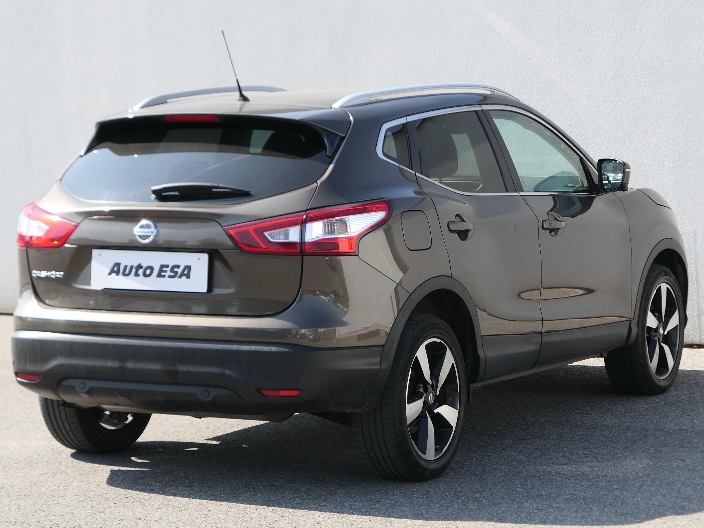 Nissan Qashqai, 2015 - pohled č. 4