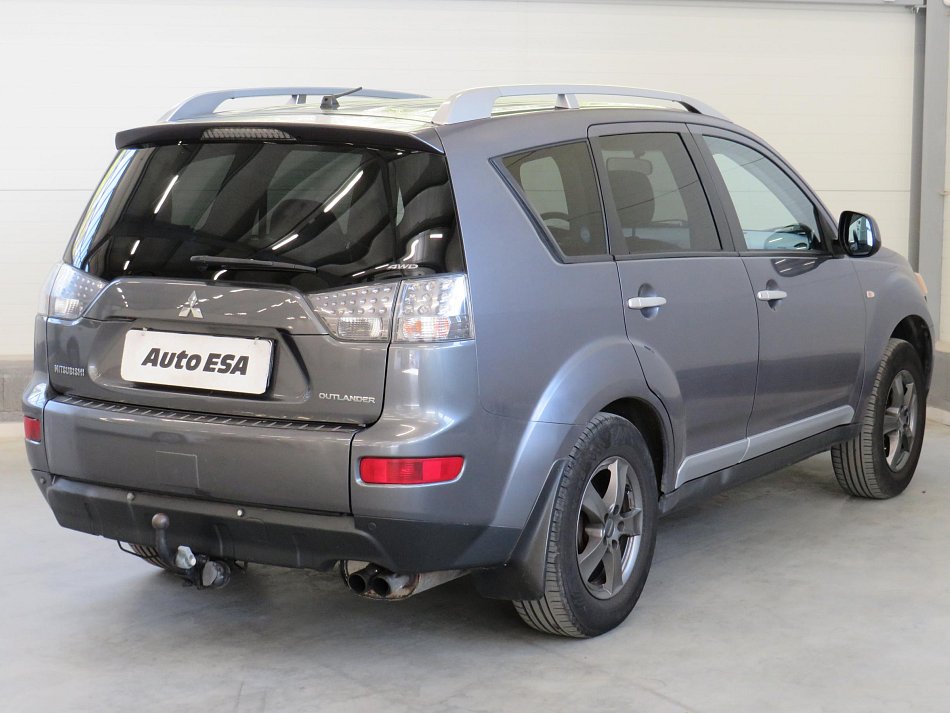 Mitsubishi Outlander 2.0Di-D  4x4