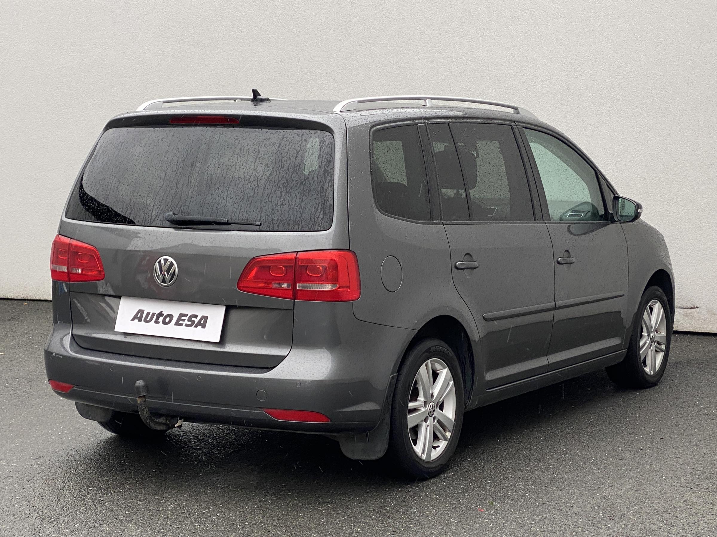 Volkswagen Touran, 2012 - pohled č. 4