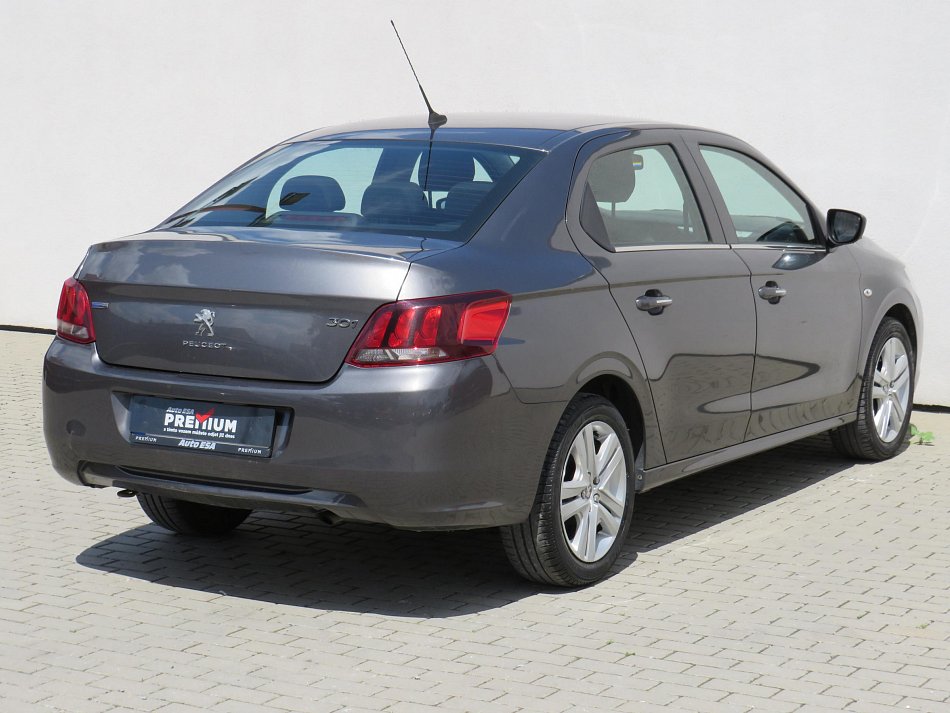 Peugeot 301 1.2 PT 