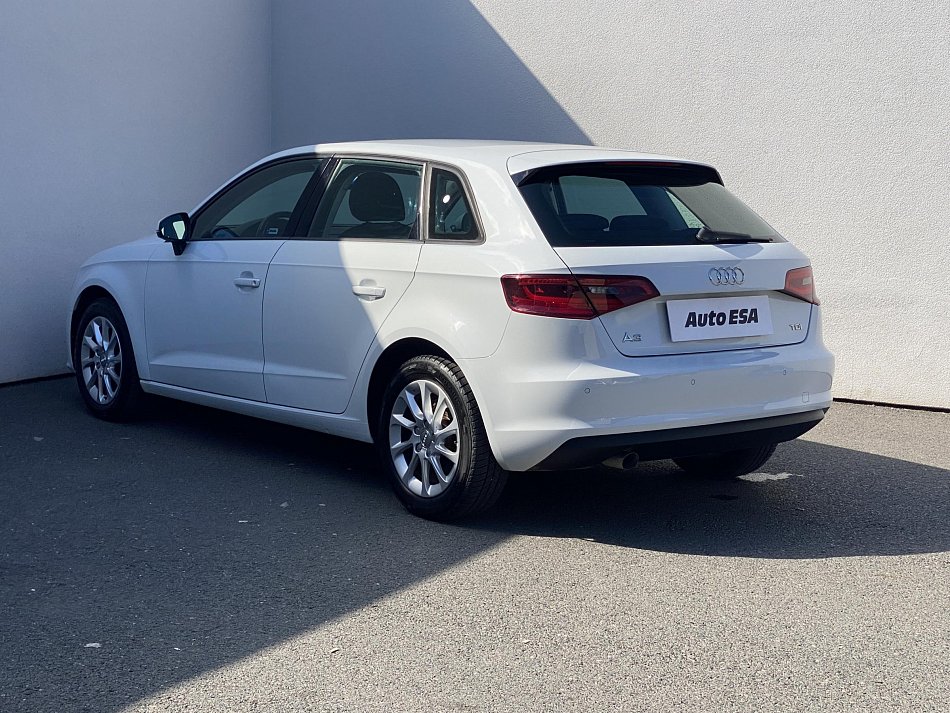 Audi A3 1.6 TDi Attraction