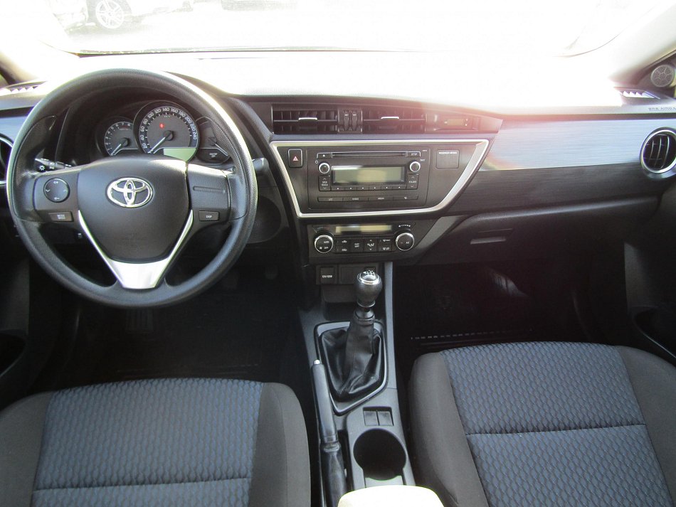 Toyota Auris 1.6VVT-i 