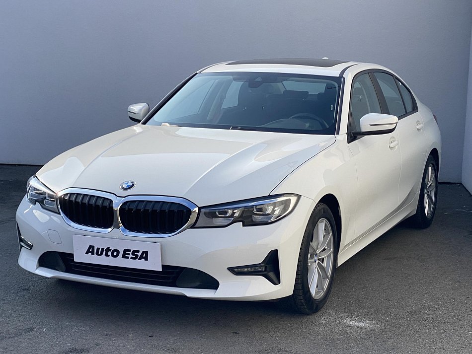 BMW Řada 3 2.0i  330i