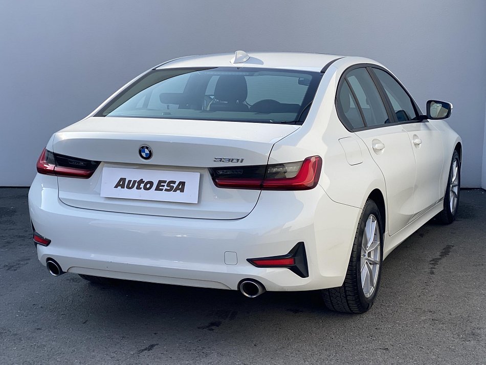 BMW Řada 3 2.0i  330i