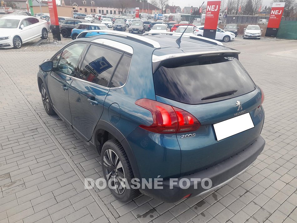 Peugeot 2008 1.2PT 