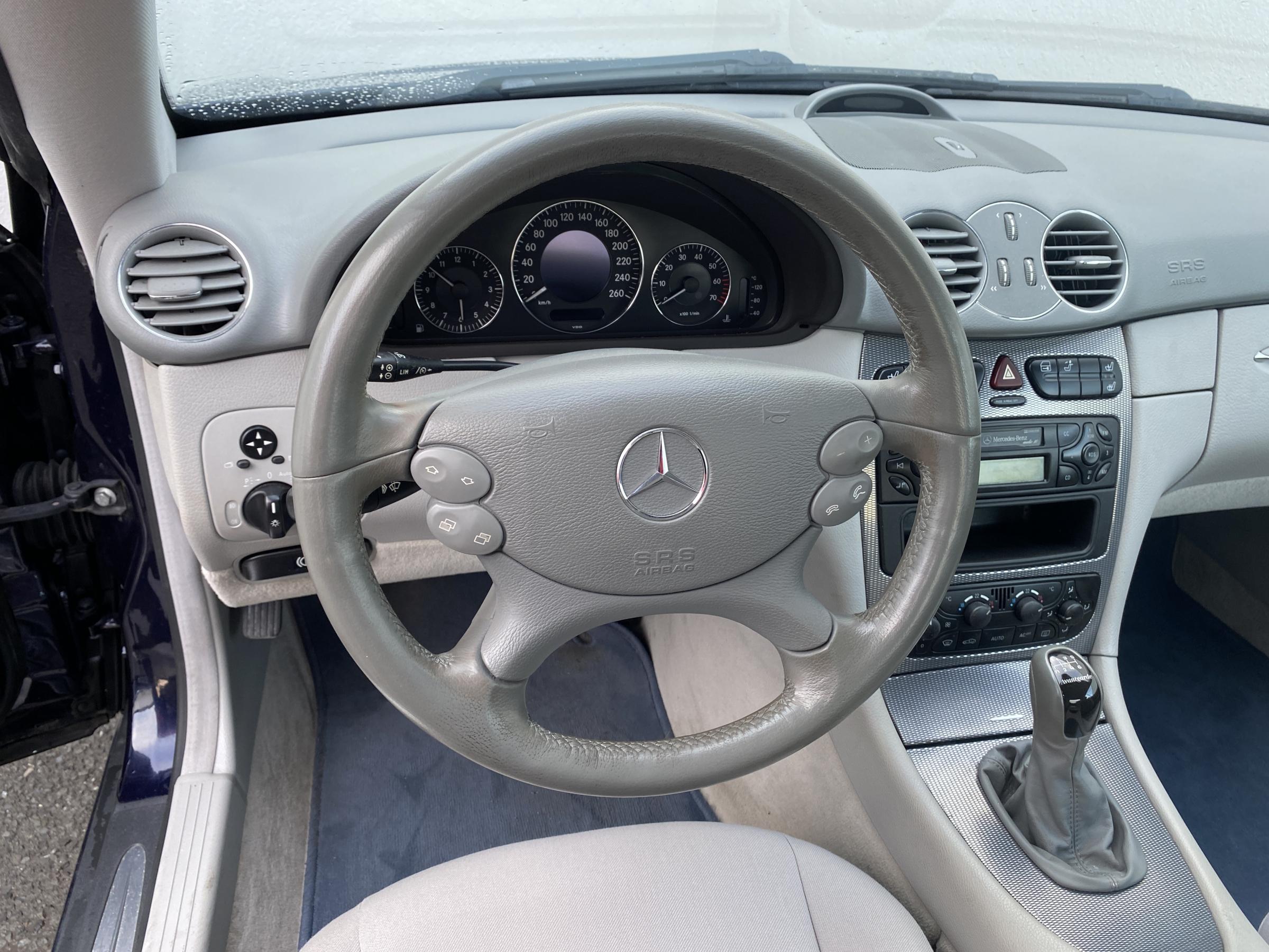 Mercedes-Benz CLK, 2004 - pohled č. 14