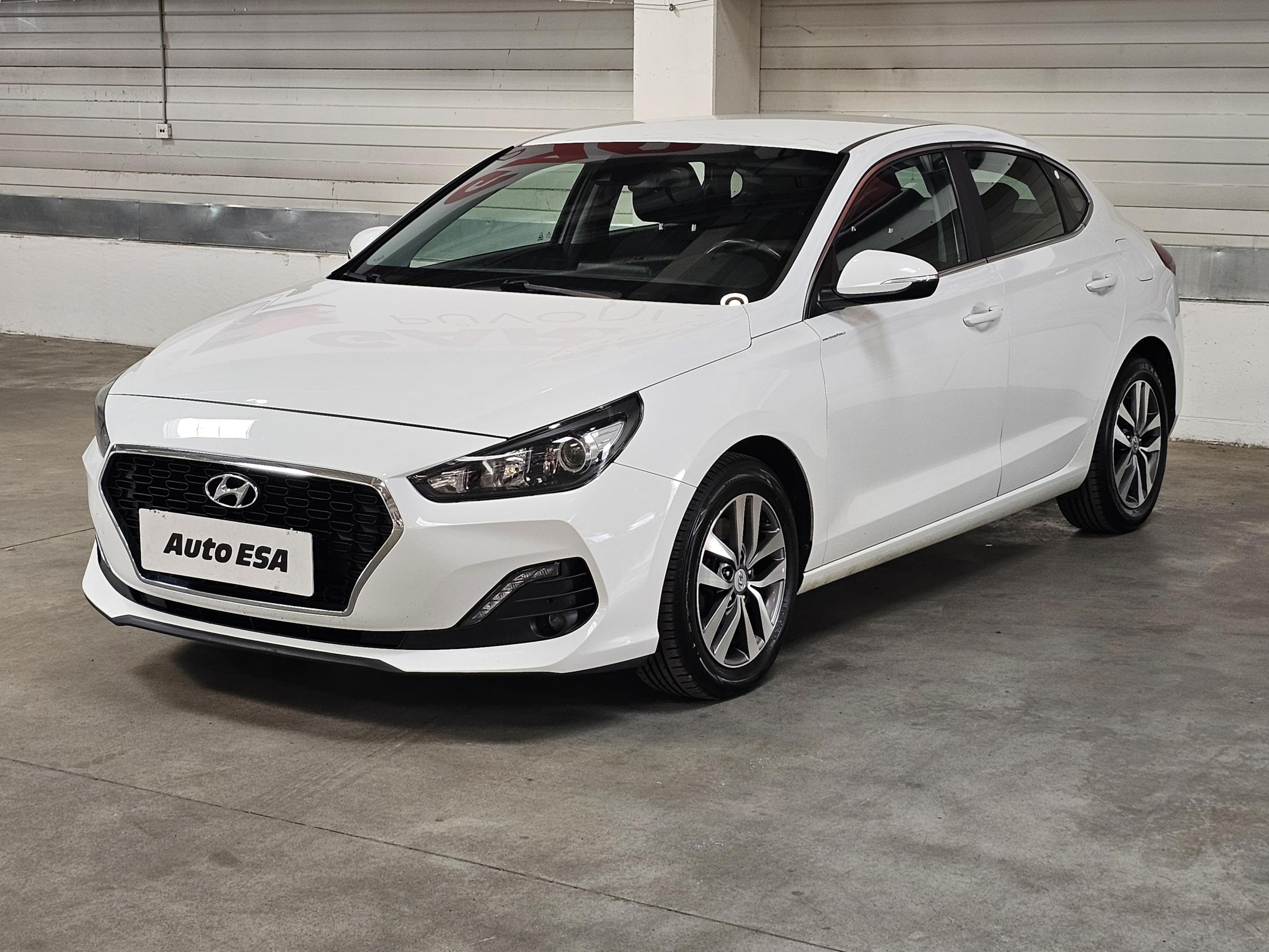 Hyundai i30, 2018 - pohled č. 3