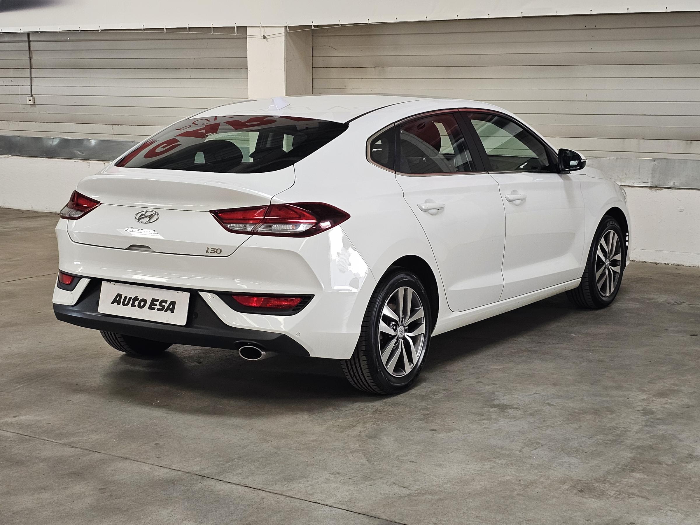 Hyundai i30, 2018 - pohled č. 4