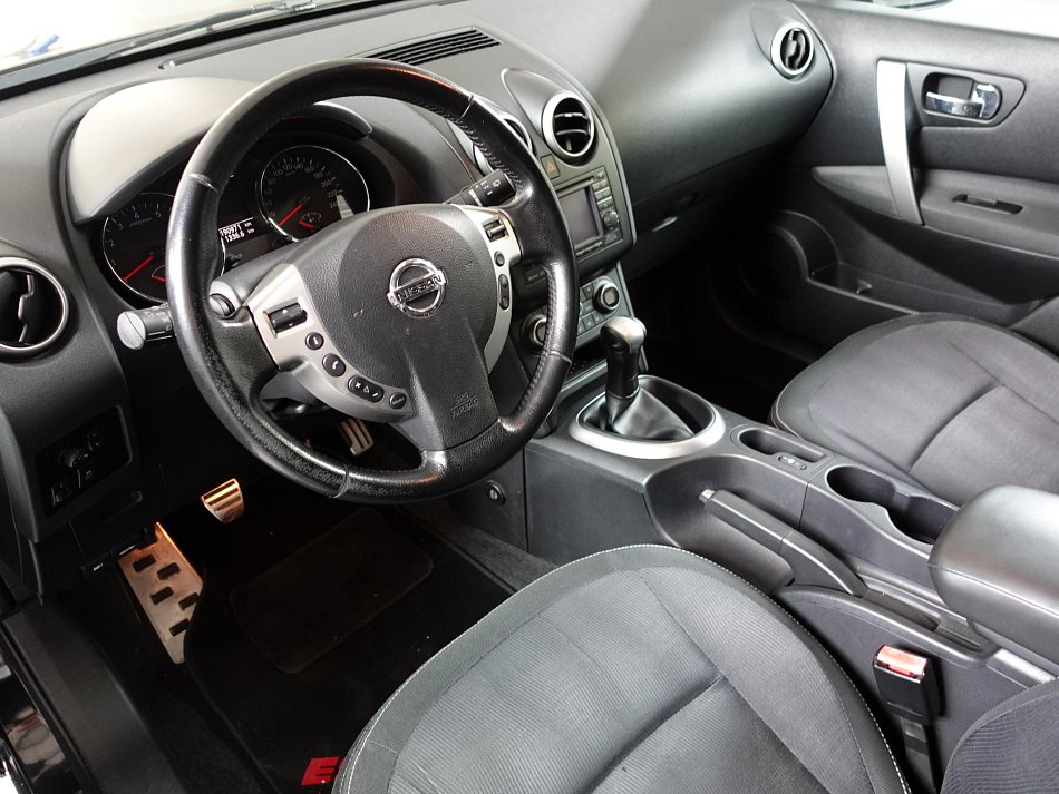 Nissan Qashqai 1.6i 