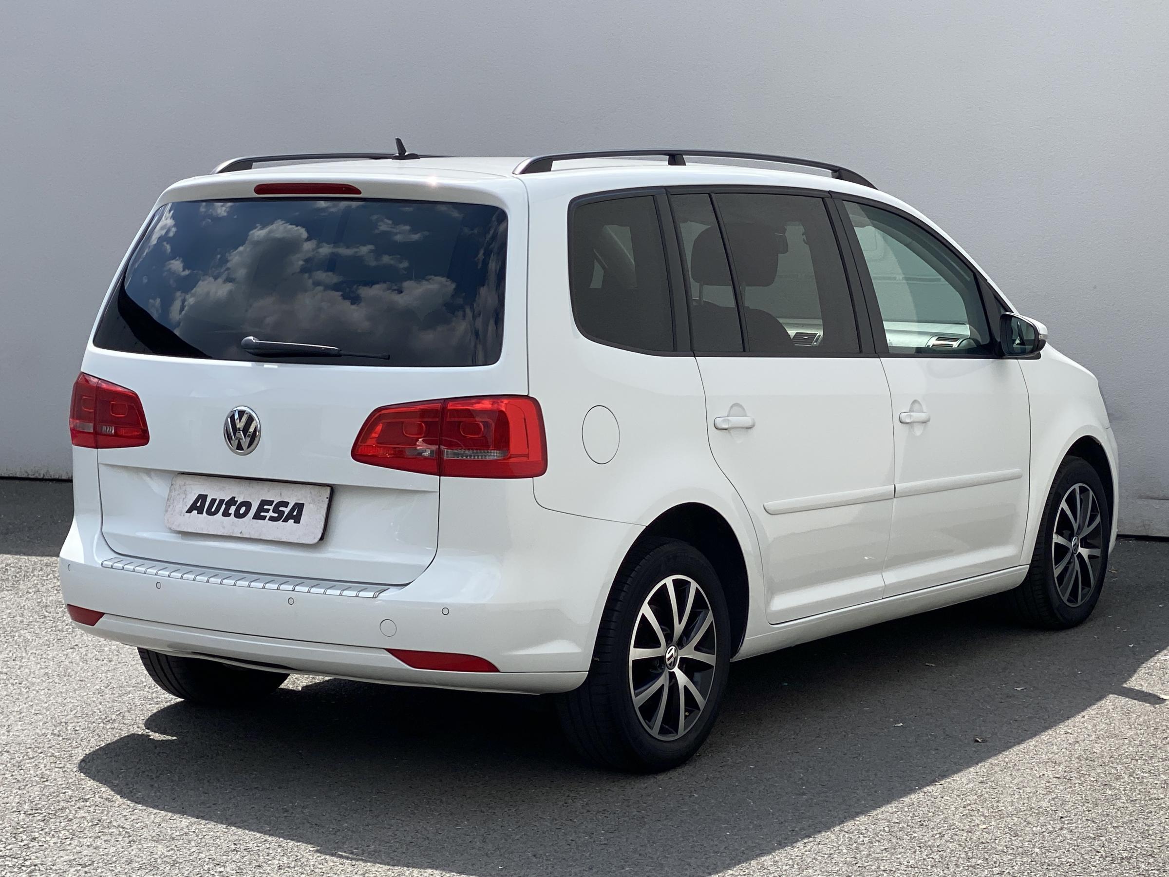 Volkswagen Touran, 2015 - pohled č. 4