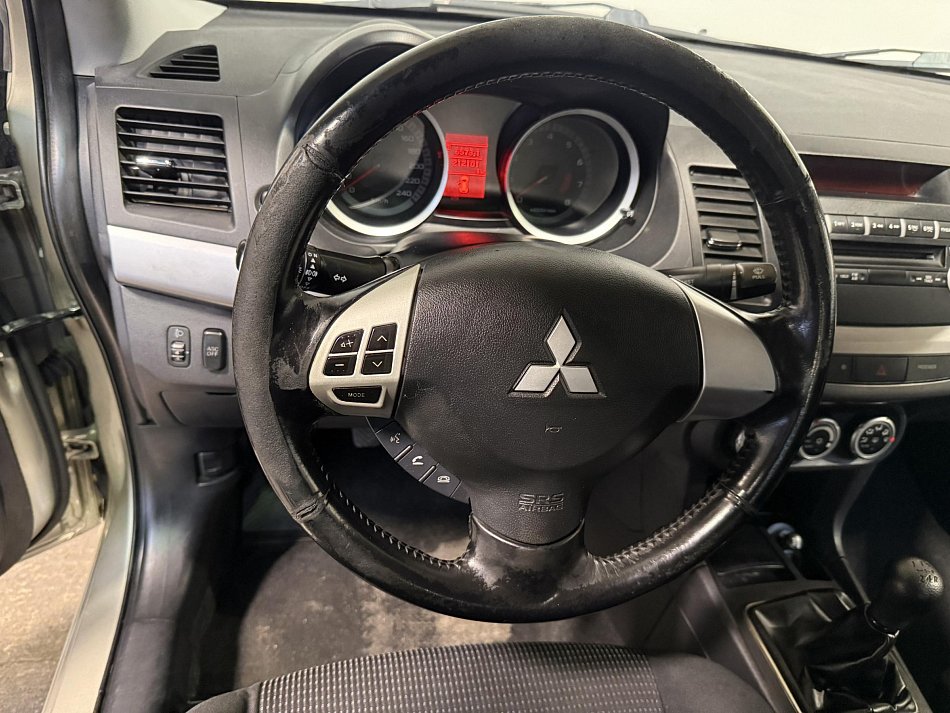 Mitsubishi Lancer 1.5i 